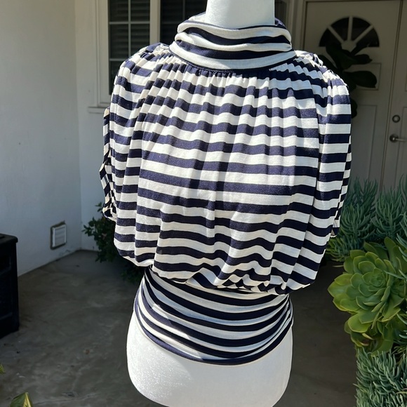 Maeve by Anthropologie Top - Picture 2 of 14